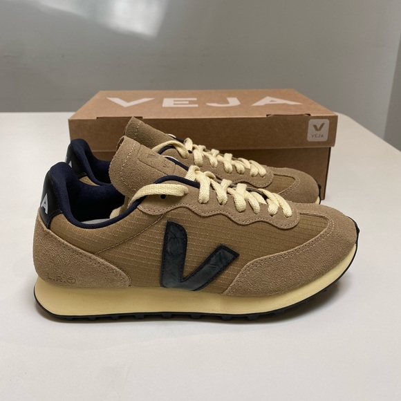 Veja Rio Branco Sneaker in Dune/Black sz 37EU/6US New in Box - Picture 3 of 9